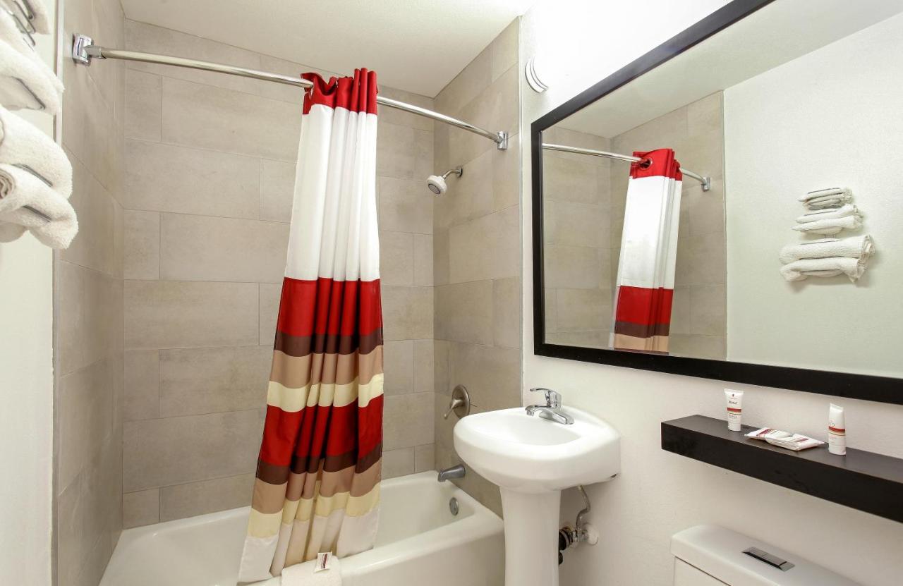 Red Roof Inn Мохаве Екстериор снимка