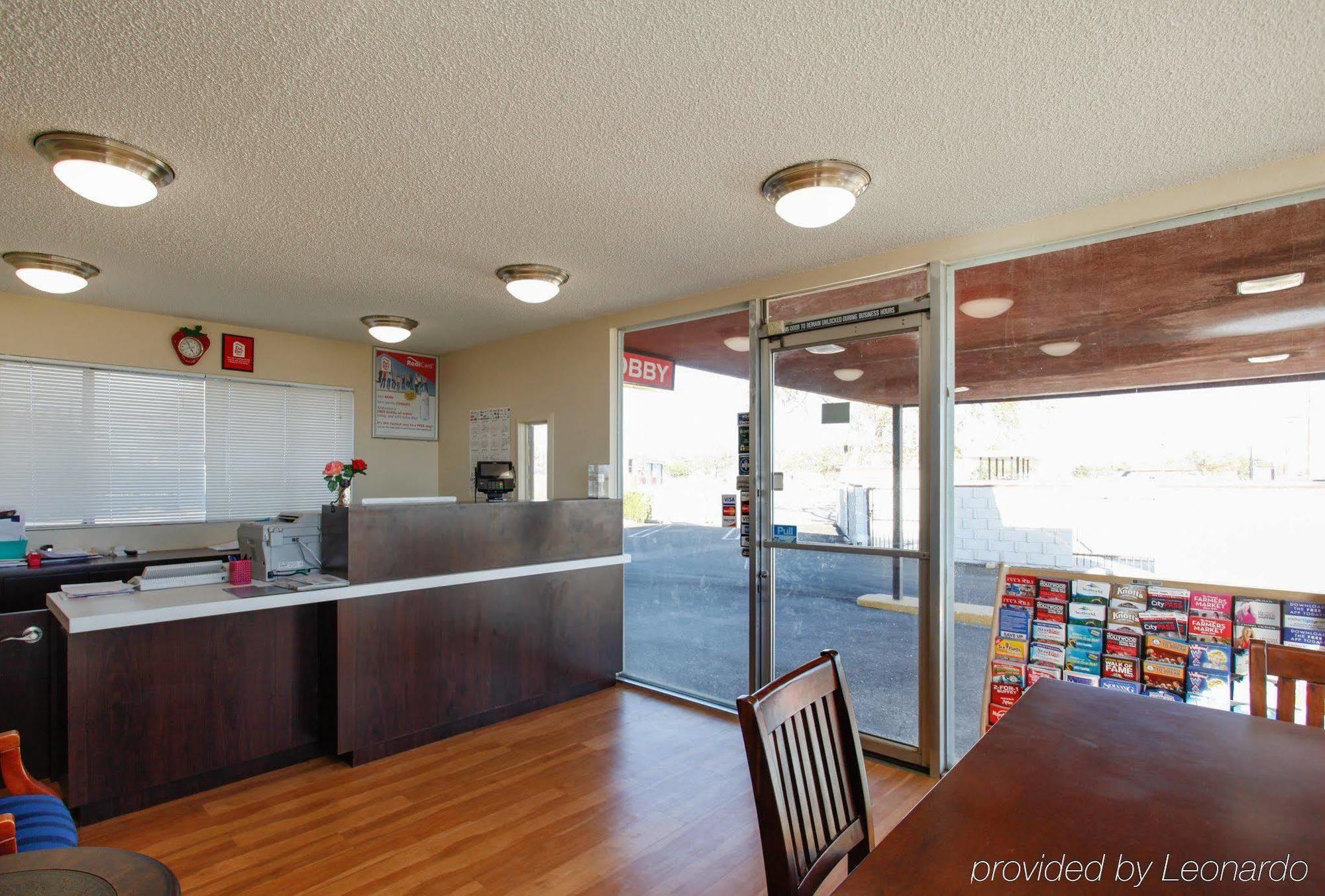 Red Roof Inn Мохаве Екстериор снимка