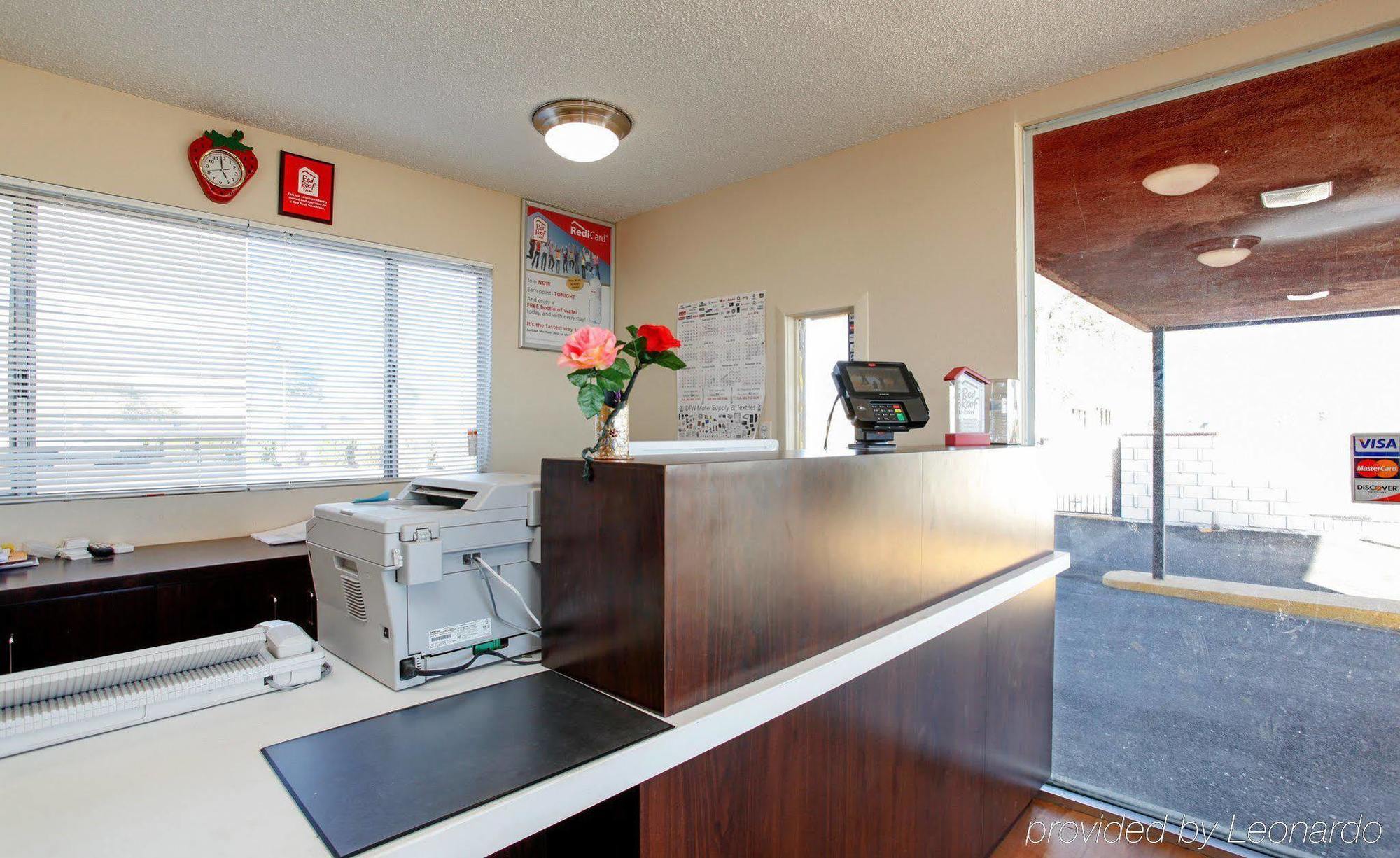 Red Roof Inn Мохаве Екстериор снимка