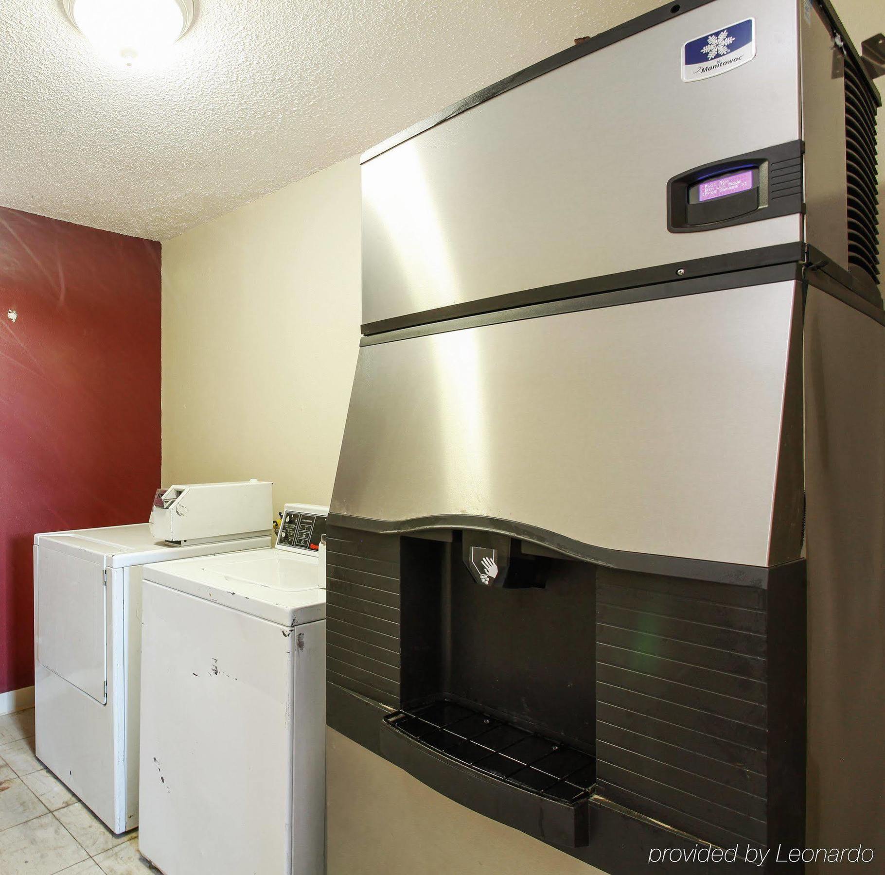 Red Roof Inn Мохаве Екстериор снимка
